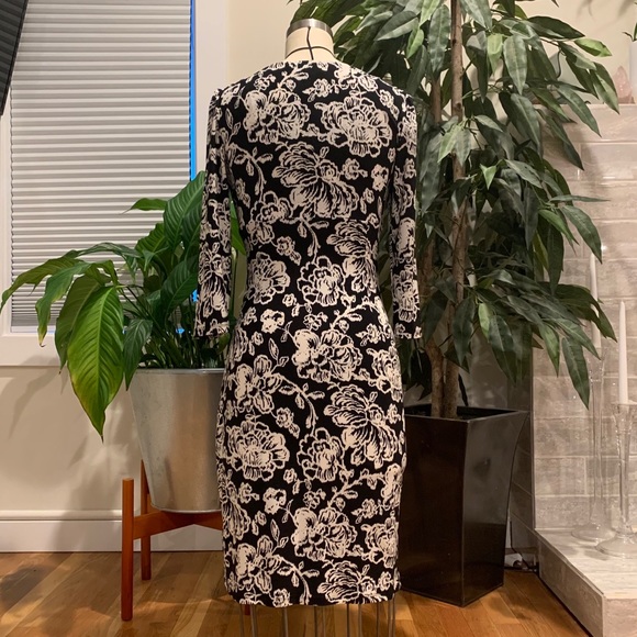 Ralph Lauren wrap front jersey dress. - Picture 2 of 4